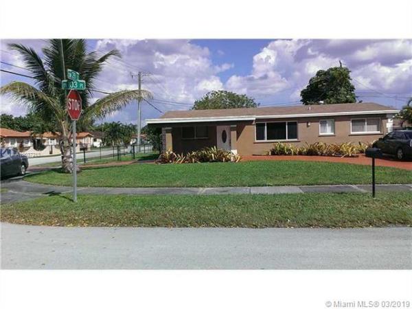 Rose Bea Manor, 2805 SW 103rd Pl, University Park, Florida 33165, image 2