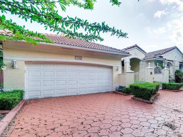 Francesca, 7784 NW 167th Ter, Miami Lakes, Florida 33016, image 2