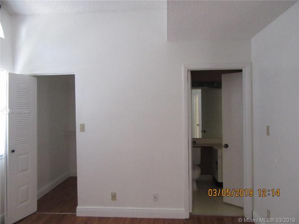 Parc Vista, 13950 SW 90th Ter, Kendall, Florida 33186, image 2