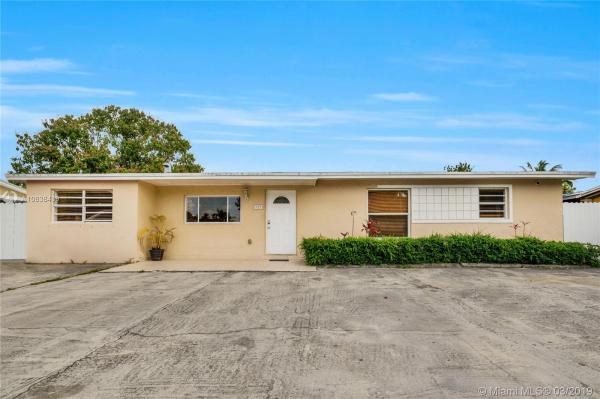 Miami Gardens Manor, 19233 NW 48th Ave, Miami Gardens, Florida 33055, image 2