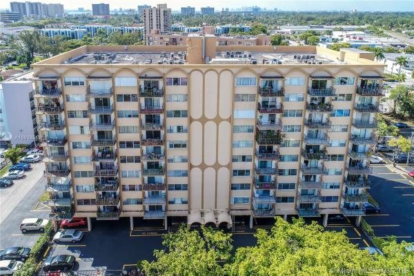 3 Horizons North, 1470 NE 125th Ter #807, North Miami, Florida 33161, image 2