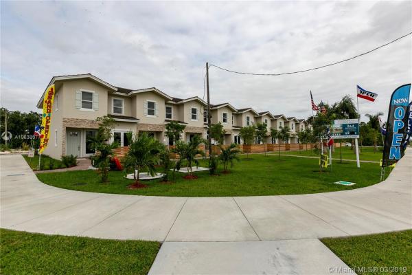 Townhomes On Coconut Palm, 12758 SW 248th St 0, Princeton, Florida 33032, image 2
