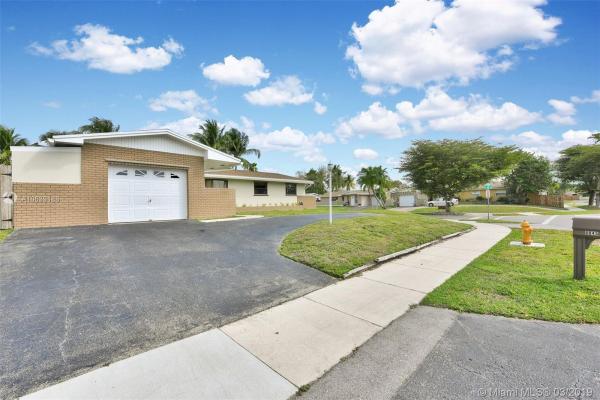 Whispering Pines Park, 8845 SW 197th Ter, Cutler Bay, Florida 33157, image 2