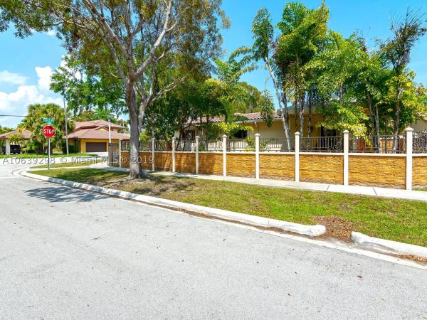 Brickell Estates, 2323 SW 7th Ave, Miami, Florida 33129, image 2