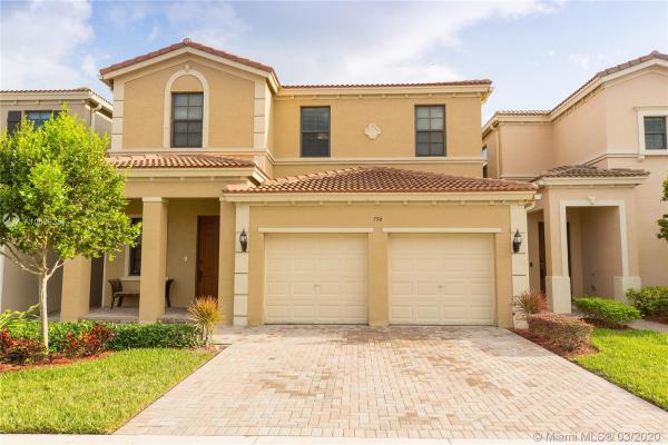 Champion Lakes, 796 NE 191st St, Ives Estates, Florida 33179, image 2
