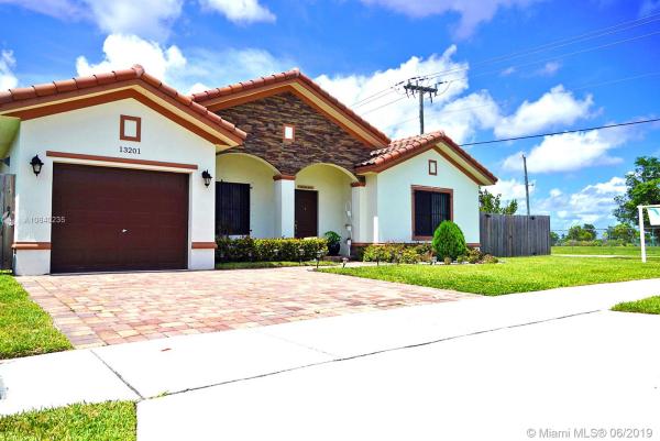 13201 SW 274th Ter, Unincorporated Dade County, Florida 33032, image 2