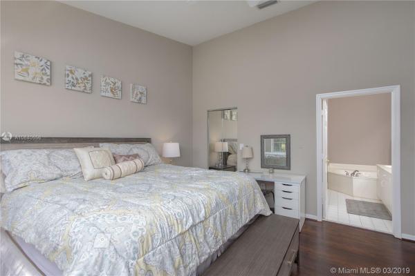 Regency Homes At Fairway Isles, 2601 E Aragon Blvd #5, Sunrise, Florida 33313, image 2