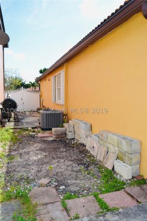 Marbella Park, 8175 NW 201st St, Hialeah, Florida 33015, image 2