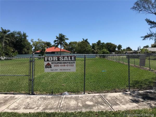 Claridge House, 14300 NE 3rd Ct, Golden Glades, Florida 33165, image 2