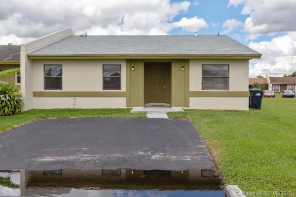 Devon Aire Villas, 11025 SW 124th Ct, The Crossings, Florida 33176, image 2