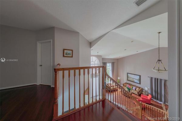 Mansions Cove At Lakes Of The Meadow, Kendall West, Florida 33185, image 2