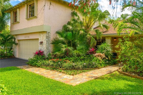 Blue Ridge, 13770 Cedar Bluff Ct, Davie, Florida 33325, image 2