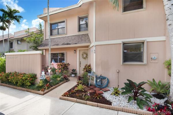 Briar Bay Townhouse Estates, 9246 SW 136th St Cir, Kendall, Florida 33176, image 2