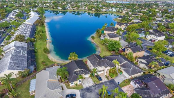 Courtyards At Deerwood, 14728 SW 123rd Ave, Three Lakes, Florida 33186, image 2