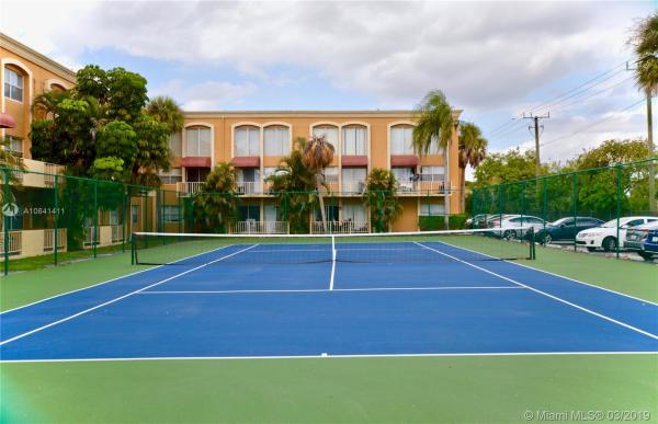 Venetian Gardens At Country Club Of Miami, 18111 NW 68th Ave #I210, Hialeah, Florida 33015, image 2