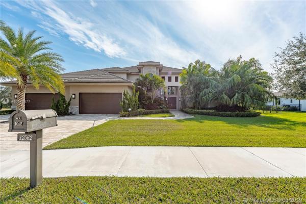 Grand Oaks Estates, 12562 Grand Oaks Dr, Davie, Florida 33330, image 1