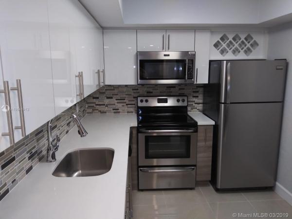 Live Oak Of Pine Island Ridge, 9400 Live Oak Pl #305, Davie, Florida 33324, image 2