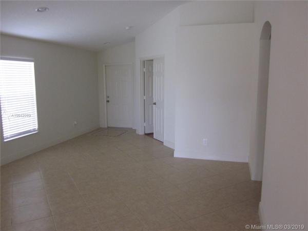 616 NW Stanford Ln, Florida 34983, image 2