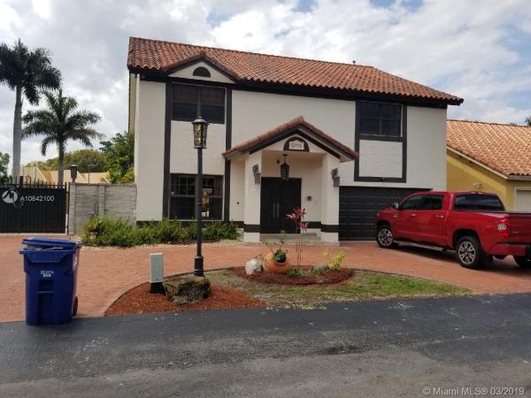 West Esplanade, 18758 NW 78th Pl, Hialeah, Florida 33015, image 2