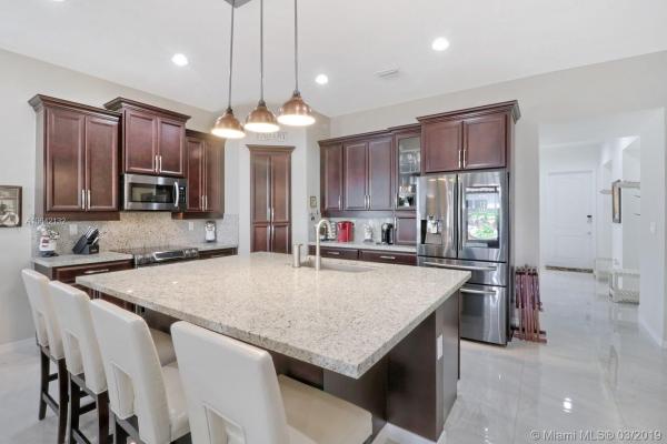 Venetian Parc, 15223 SW 176th Ln, Richmond West, Florida 33187, image 2