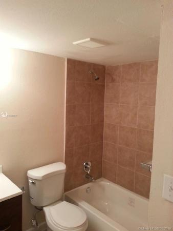 Hampton Court, 5825 Washington St #35, Hollywood, Florida 33023, image 2