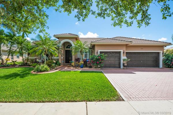 Country Glen, 5039 Waters Edge Way, Cooper City, Florida 33330, image 2
