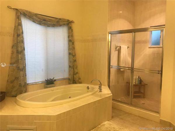 3299 SW 108th Ave, University Park, Florida 33165, image 2