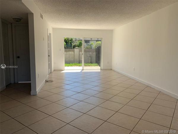 Snapper Creek Townhouses, 10916 SW 71st Ln, Kendall, Florida 33173, image 2
