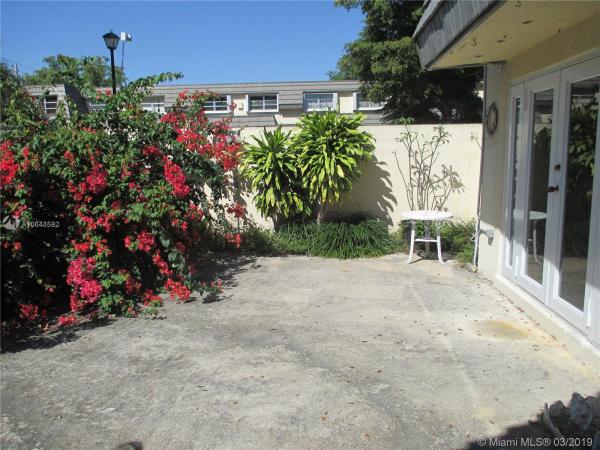 Kendale Lakes Townhouses, 8747 SW 137th Ave #8747, Kendale Lakes, Florida 33183, image 2