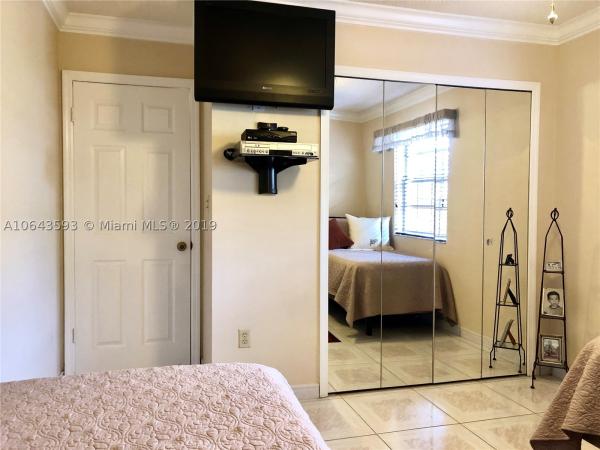 Patio Homes At Lakes Of The Meadow, 4533 SW 147th Ct, Kendall West, Florida 33185, image 2