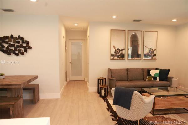 Miami Lakes Residential, 13953 Lake Lure Ct, Miami Lakes, Florida 33014, image 2