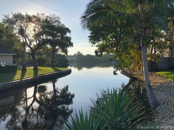 Cypress Cove, 655 Cypress Ln #22B, Wilton Manors, Florida 33305, image 2
