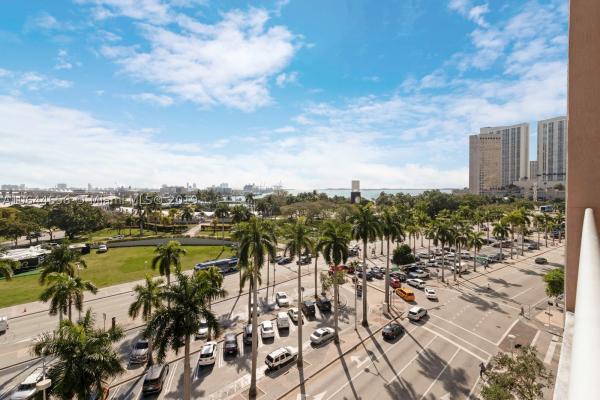 Vizcayne South, 253 NE 2nd St #635 S, Miami, Florida 33132, image 2