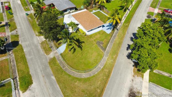 Sierra, 19361 NW 1st Ct, Miami Gardens, Florida 33169, image 2