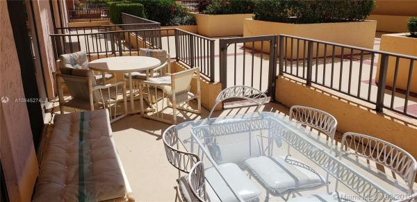 Winston Towers 600, 210 174th St #306, Sunny Isles Beach, Florida 33160, image 2