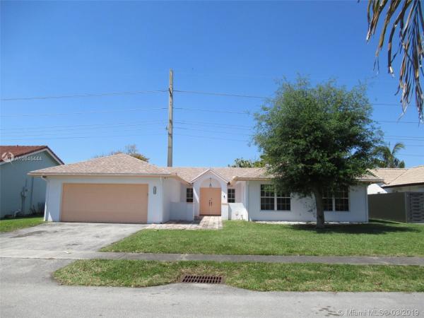 Estates Of Lake Miramar, 2300 W Lake Miramar Cir, Miramar, Florida 33025, image 2