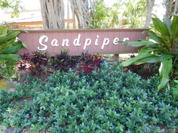 Sandpiper At The California Club, 558 NE 199th Ln #1W, Ives Estates, Florida 33179, image 2