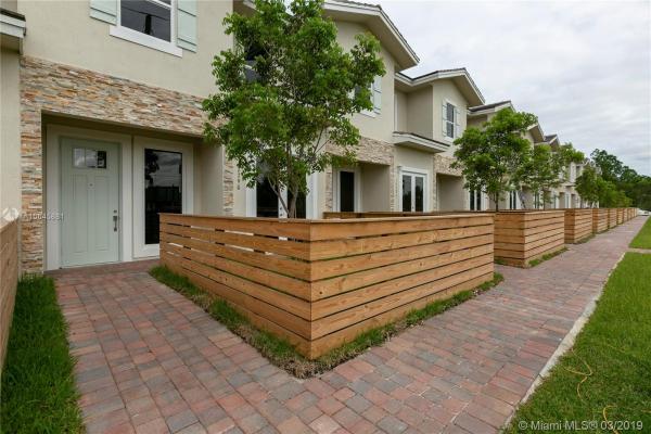 Townhomes On Coconut Palm, 12762 SW 248th St 0, Princeton, Florida 33032, image 2