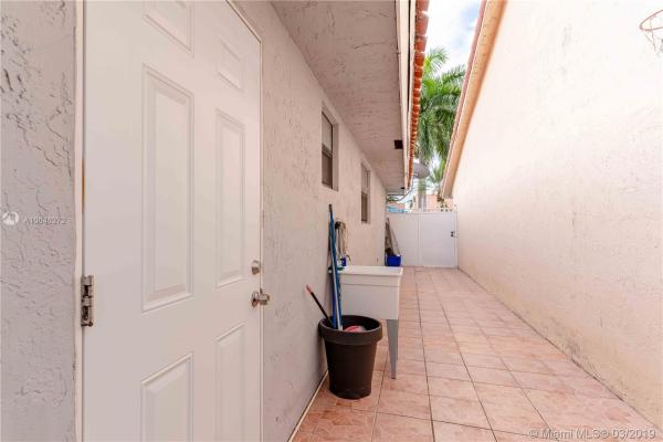 Biltmore Estates, 8837 NW 115th St, Hialeah Gardens, Florida 33018, image 2