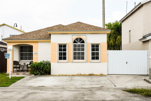 American Homes, 13925 SW 160th Ter, Richmond West, Florida 33177, image 2