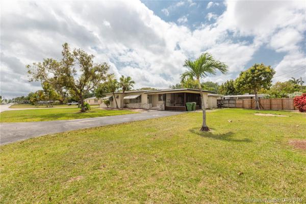 Downer Palms, 1805 NE Krome Ter, Homestead, Florida 33030, image 2
