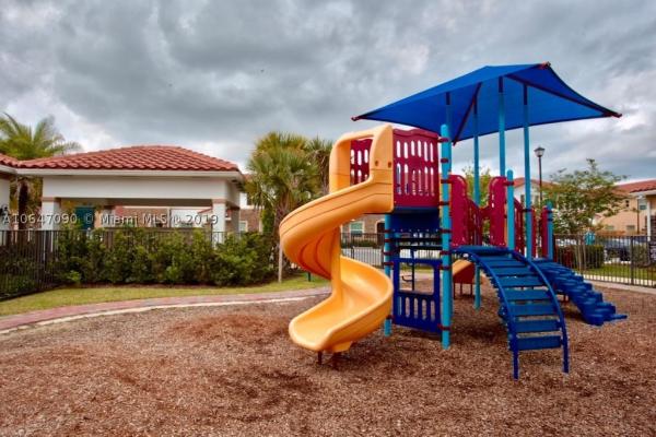 Charleston Commons, 4342 Brewster Ln, West Palm Beach, Florida 33417, image 2