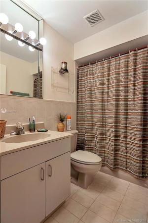 Tamiami No HOA, 2810 SW 137th Ct, Tamiami, Florida 33175, image 2