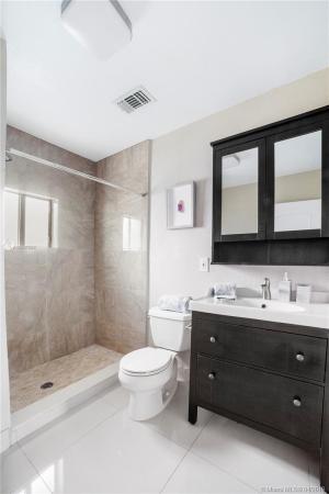 Heftler Homes, 10430 SW 53rd St, Westwood Lakes, Florida 33165, image 2