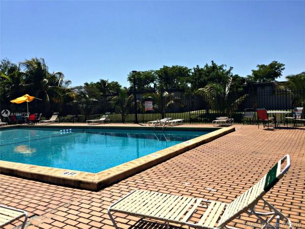 Sunset Park Town Houses, 8508 SW 103rd Ave, Kendall, Florida 33173, image 2