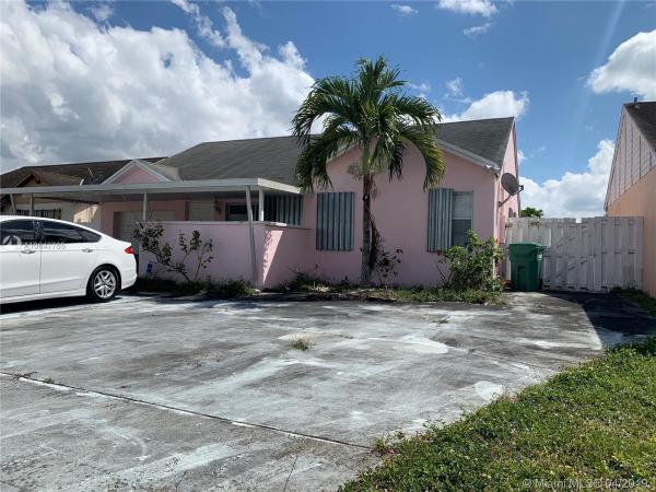 Leslie Patio Homes, 3258 NW 203rd St, Miami Gardens, Florida 33056, image 2