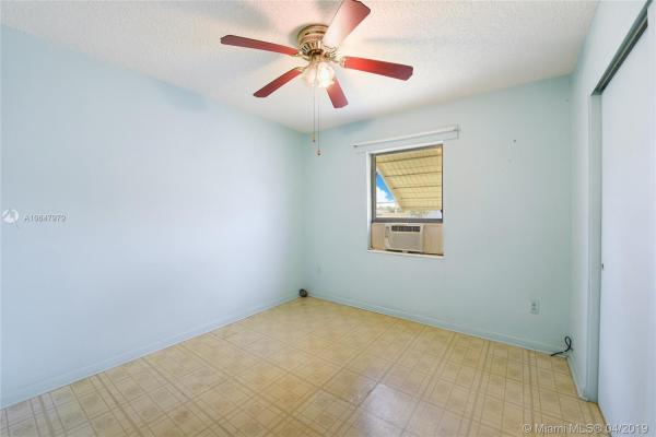 Westwood Lakes Residential, 10705 SW 52nd Ter, Westwood Lakes, Florida 33165, image 2
