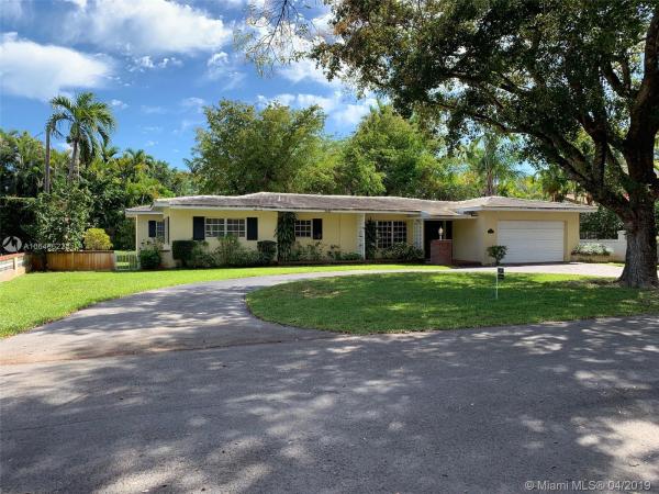 Coral Gables Country Club, 1410 Sarria Ave, Coral Gables, Florida 33146, image 2