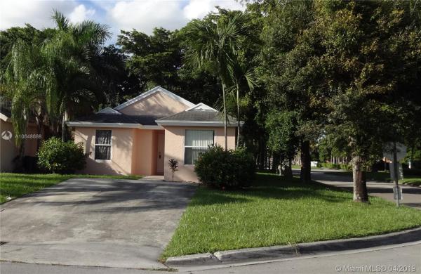 Villas Of Palm Bay, 802 SW 9th St, Florida City, Florida 33034, image 2