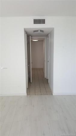 Ten Thousand Plaza, 10000 W Bay Harbor Dr #424, Bay Harbor Islands, Florida 33154, image 2